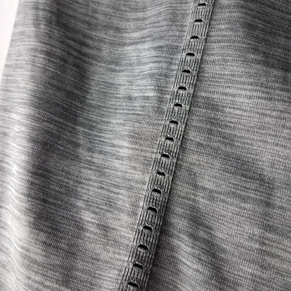 *SOLD* Athleta Heathered Gray Sleeveless Top Large - Picture 6 of 8